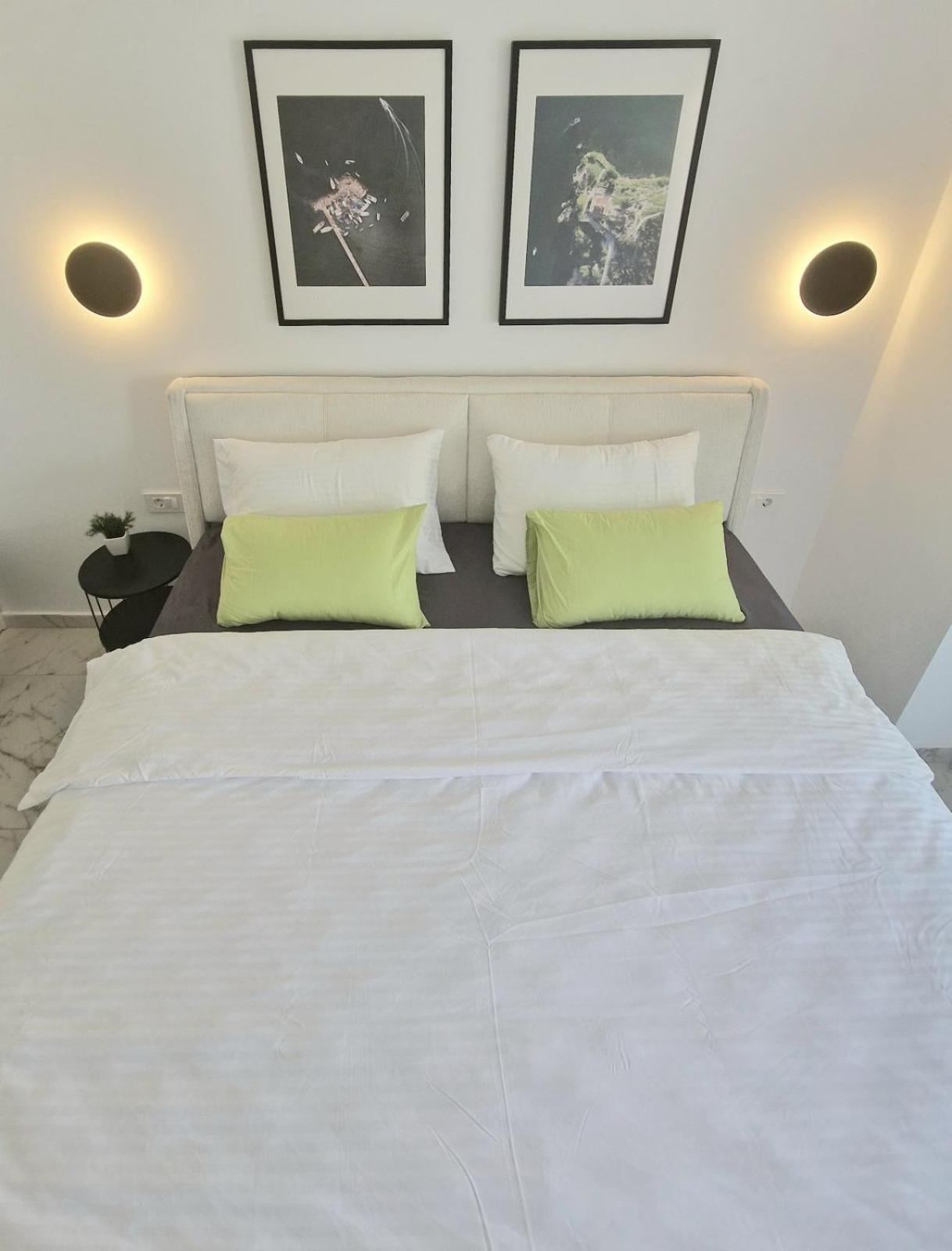 Yves Front Apartment Ohrid